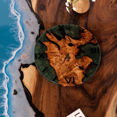 Table de rivière en résine époxy faite à la main avec un motif de vague turquoise, parfaite pour les maisons modernes