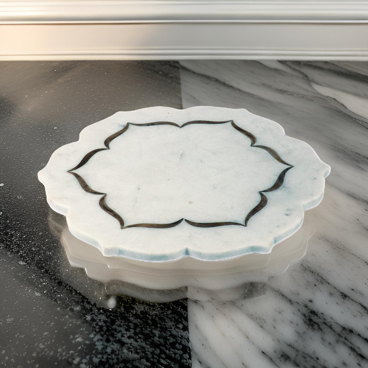 Elegant White Marble Decorative Tray – Handcrafted Lotus Design with Gold Inlay